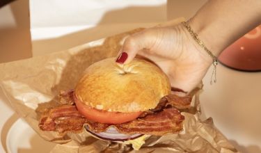 Bagel mit Bacon Charly and Ben Bagels