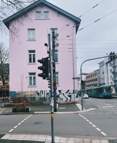 Koselstraße Pinke Fassade