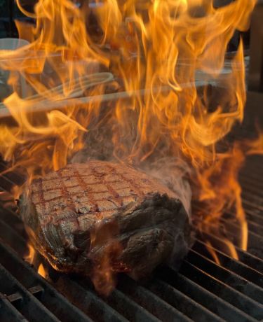 Steak auf dem Feuer