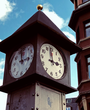 Uhr