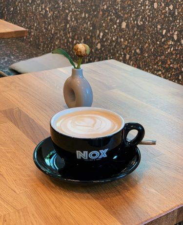 Latte Art bei Cappuccino bei Nox