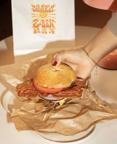 Bagel mit Bacon Charly and Ben Bagels